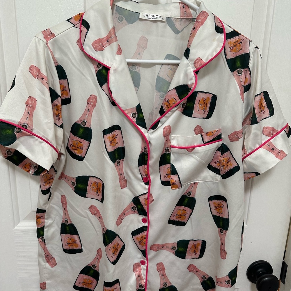 SHESHOW White Champagne Print Satin Short Pajama Set with Pink Trim size medium